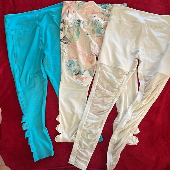 3 pair of 3/4 leggings Abs/RBX/forever21 all size large - Picture 5 of 5